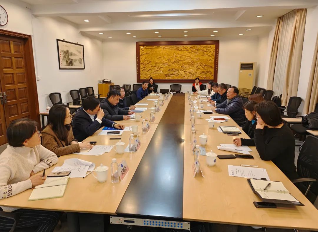 座谈会1.jpg