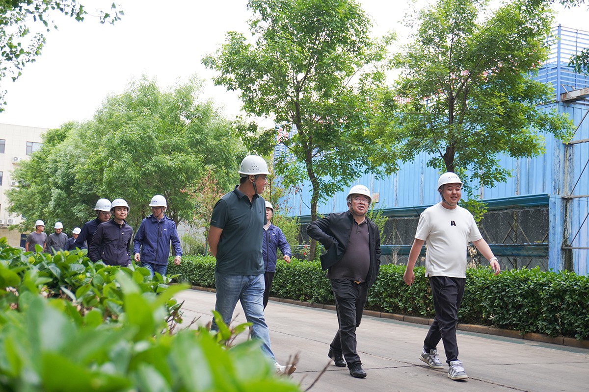 参观2 拷贝.jpg